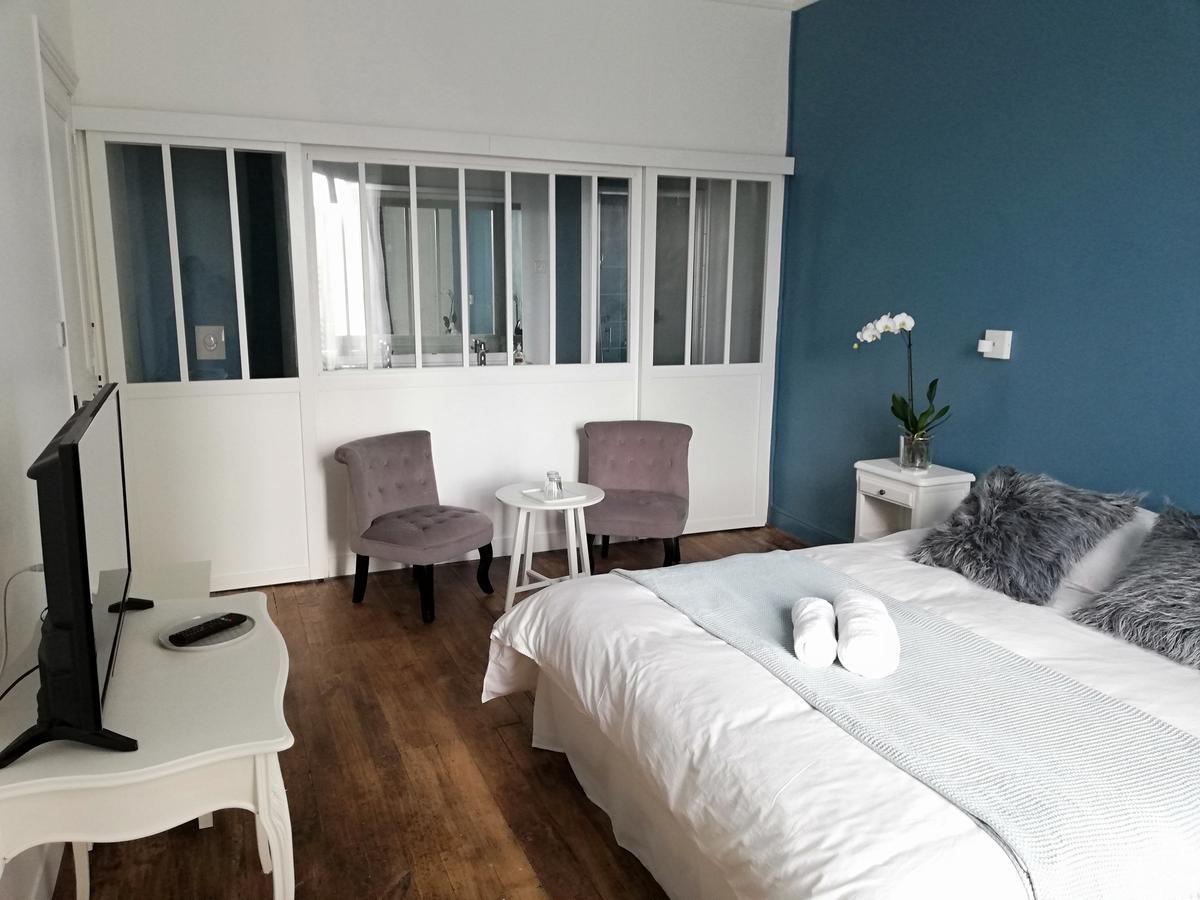 L'Angely - Chambres D'Hotes Ніор Екстер'єр фото